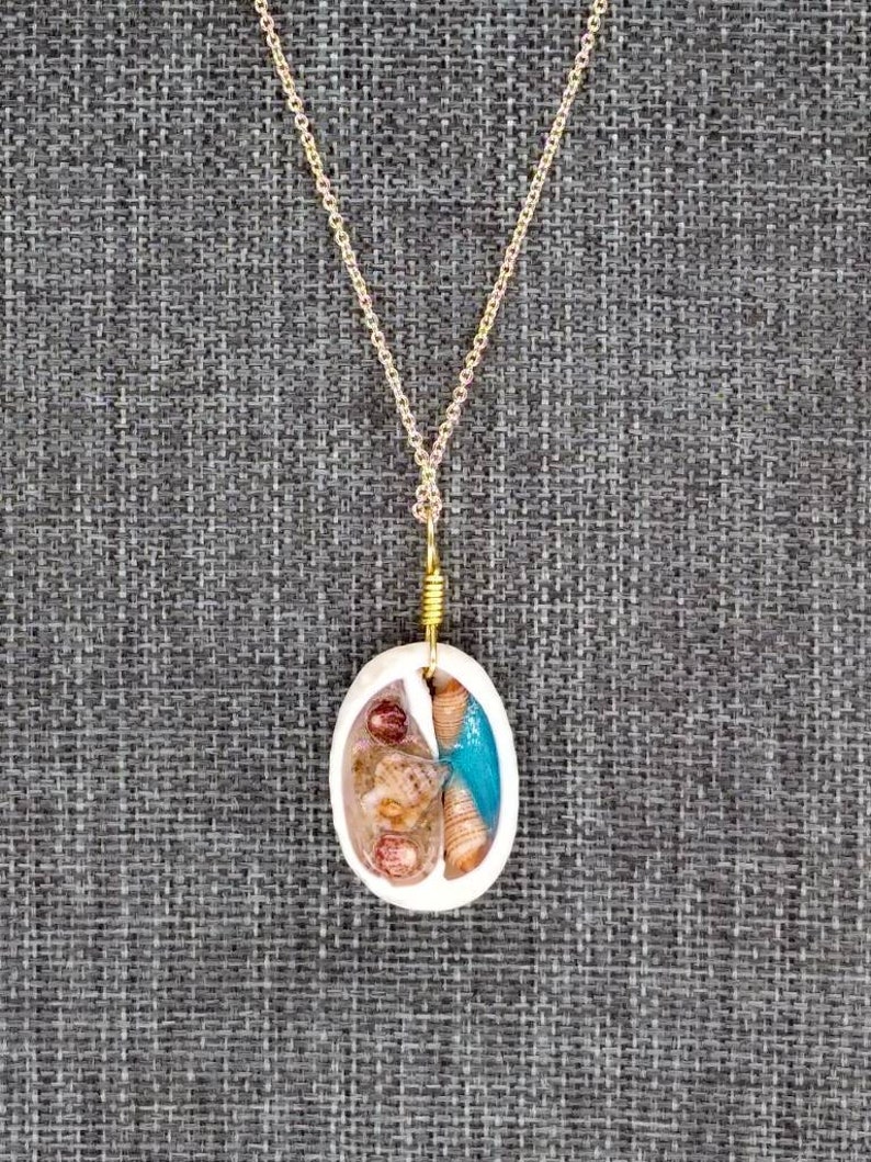 Cowrie shell pendant, Gold Chain Beach Charm Necklace, Hawaiian Sea Shell Beach Time Tropical Necklace, Aloha Beaches Boho Necklace image 3