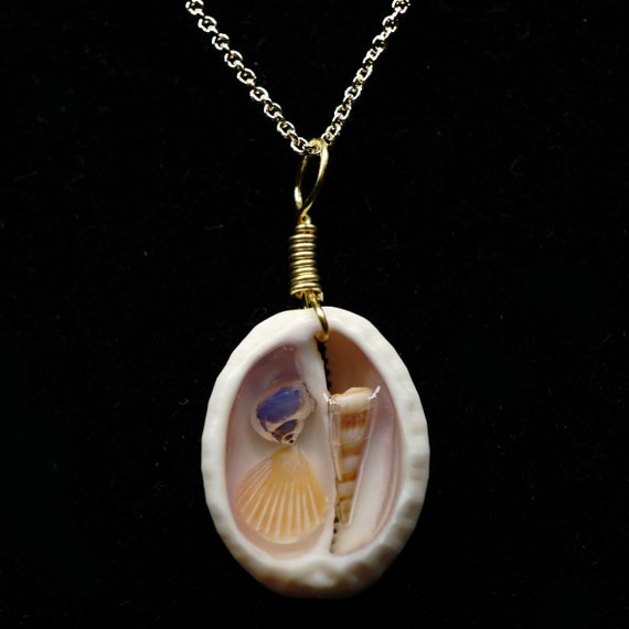 Cowrie shell shop necklace etsy