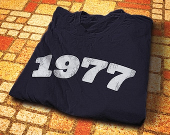 1977 - Maglietta unisex Softstyle per il 49° compleanno - Testo bianco