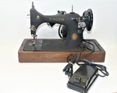 1951 Singer Centennial 128 Sewing Machine w Case Tested-Working
