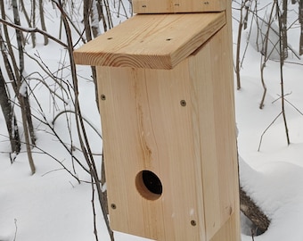 Roost Box - Bird Box - Nesting Box - Bluebird Birdhouse - Chickadee - Wren House