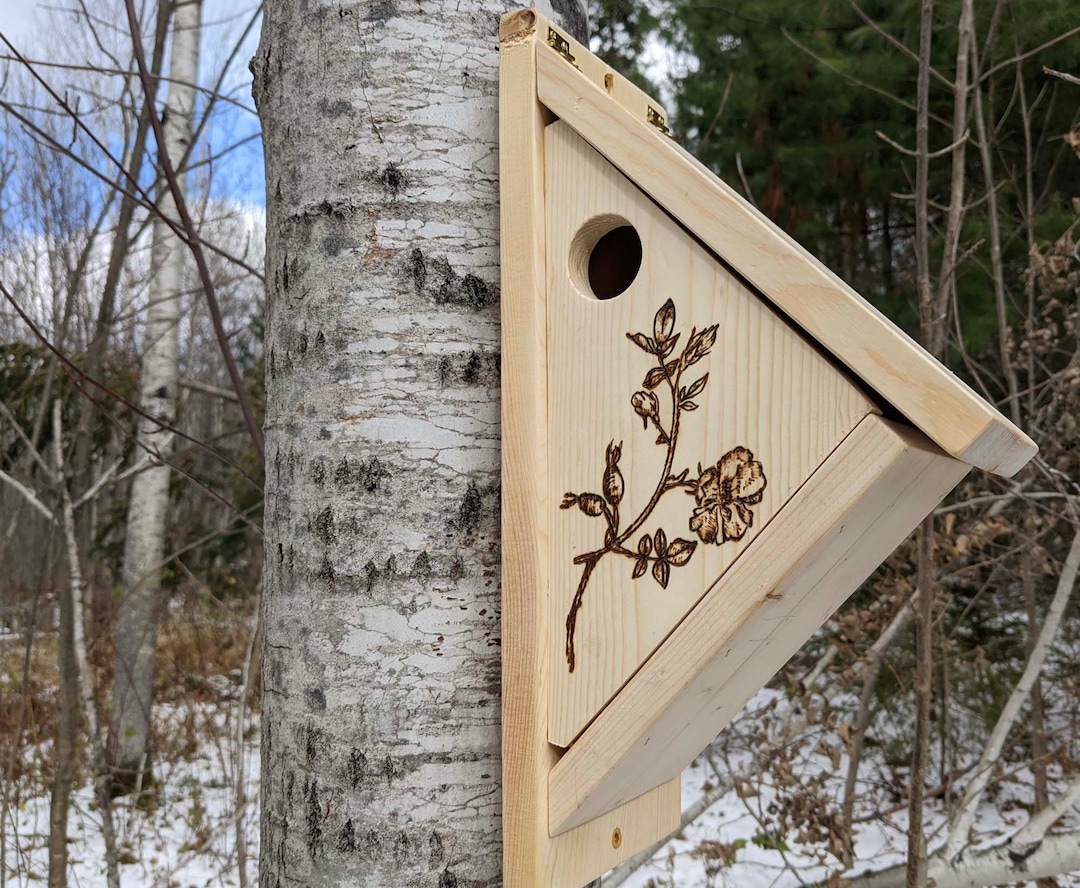 Birdhouse for Chickadees Snow Bird Wren House Winter Birdhouse Junco