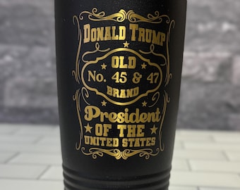 Vaso Trump 45/47, Taza Donald Trump Old No. 45/47, Taza de viaje de acero inoxidable Trump, Regalo conservador para hombres, Regalo político, 591 ml (20 oz) Polar Camel