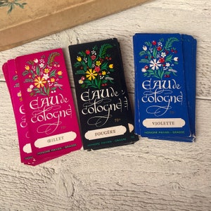 Etichette vintage a tema floreale francese per artigianato, pubblicità di profumi, materiale effimero per scrapbooking, diario di scarto