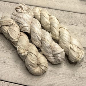 Nastro di seta Sari, «Crema” 3 o 6 o 10 iarde, Sari indiano riciclato, nastri per artigianato o gioielli, diario spazzatura