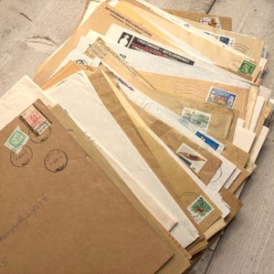 Sobres finlandeses antiguos usados (10 unidades al azar), grandes y medianos, con sellos, efímeras para diarios basura.