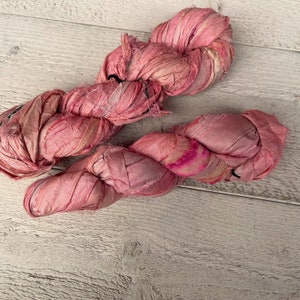 Nastro di seta Sari, «Candy» 3 / 6 / 10 yards, parzialmente SOTTILE, Sari indiano riciclato, Rosa, può contenere macchie di altri colori