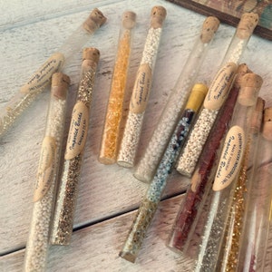 Contas vintage em tubo de vidro, Fabricação de joias, Original genuíno, Para exibição e adereços, Escolha um tubo por letra