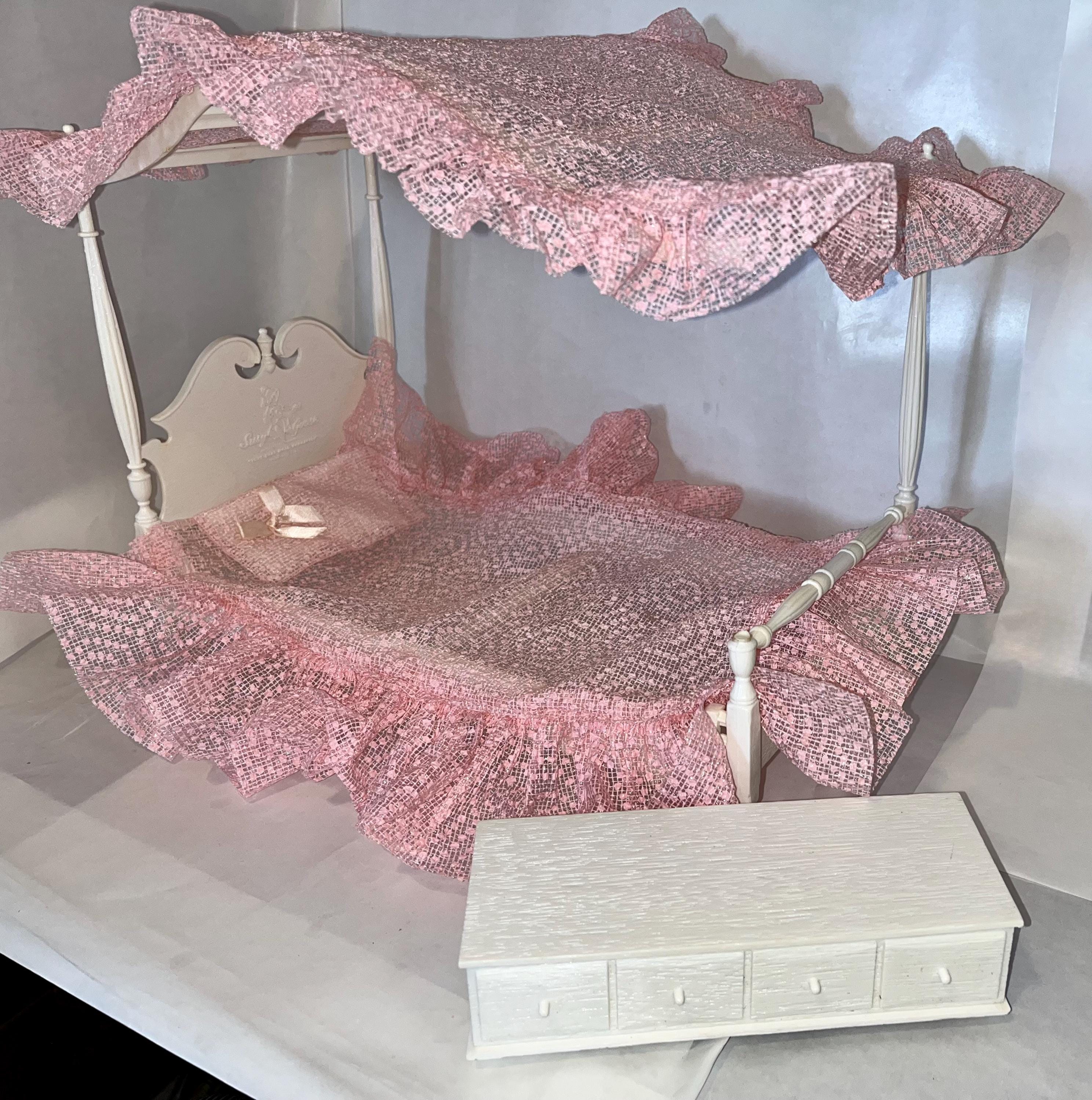 Vintage 1962 Barbie 4-poster Canopy Bed | Susy Goose | Pink