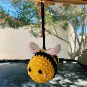 Colgante de abejorro para coche de crochet