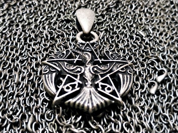 8 Halbmonde mit Sternen als Anhänger in antik Bronze