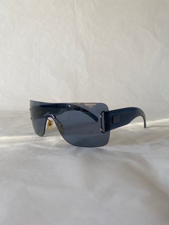 Gucci Mask Shaped Frame Sunglasses (Light/Blue) – Concepts