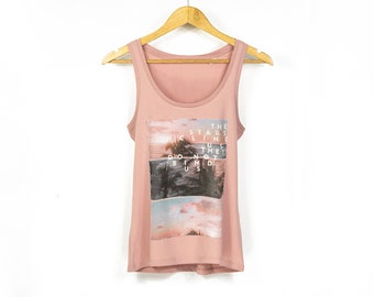 Womens Romantic Vintage Summer Tank Top | The Stars Incline Us They Do Not Bind Us Ocean Print Yoga Top | Ladies Beach Vibes Summer Fashion