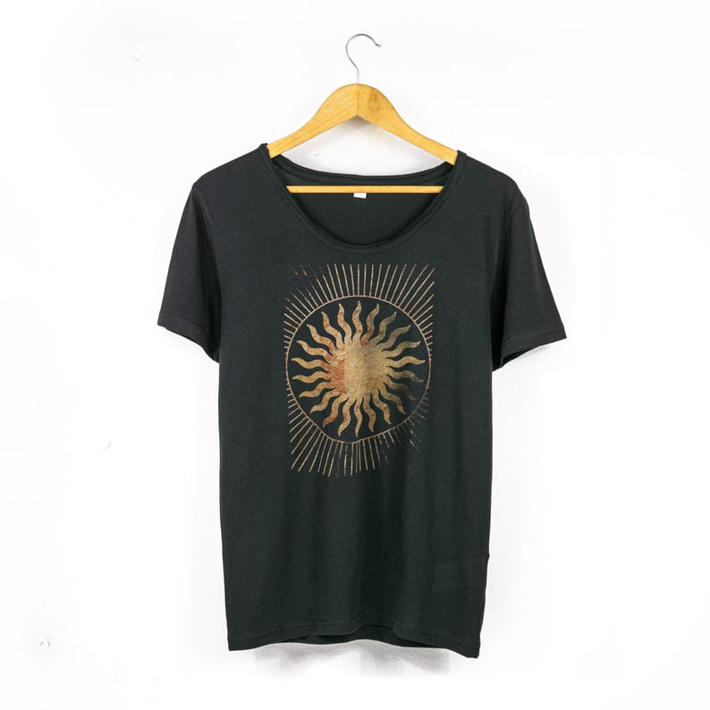 Mens Raw Edge Scoop Neck T Shirt With Vintage Sun Print Everybody Loves