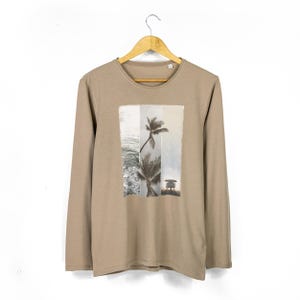 Langarm Surfer TShirt mit tropischem Print