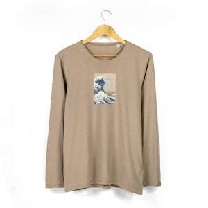 Das große Welle-japanische Druck-Langarm-T-Shirt | Herren Langarm Bio-T-Shirt in Washed Cream Coffee