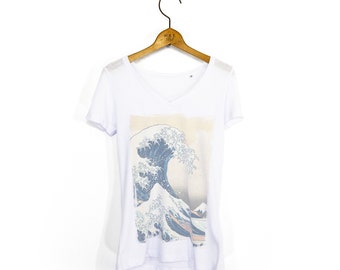 Women's 'The Great Wave off Kanagawa' Katsushika Hokusai Japanese Art T-Shirt