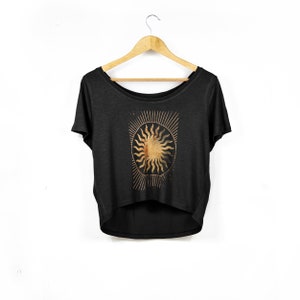 Damska bluzka Vintage Sun Print Oversize zwiewna | Everybody Loves The Sunshine T-shirt z nadrukiem Celestial | T-shirt z mieszanki organicznej z okrągłym dekoltem