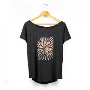Women&#39;s &#39;Sea Shell&#39; Organic-Blend Scoop Neck T-Shirt