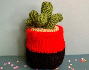 Knitted Thimble Cactus Plush