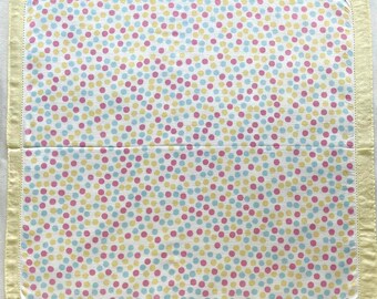 Fazzoletto vintage a pois: colori pastello, 17,5"