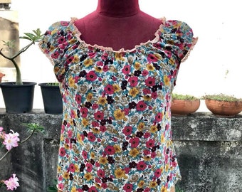 Vintage Flower Sleeveless blouse Size.S-M Cute blouse minimalist retro style