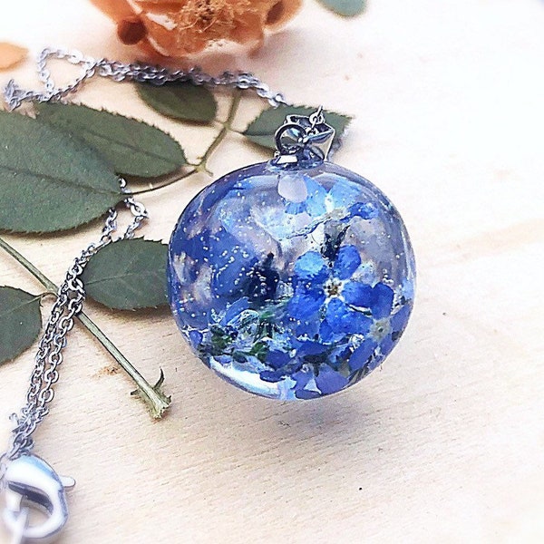 Terrarium Forget me not necklace, Blue wedding jewelry, Blue dried flower jewelry, Wife gift, Real flower necklaces for women, Resin jewelry