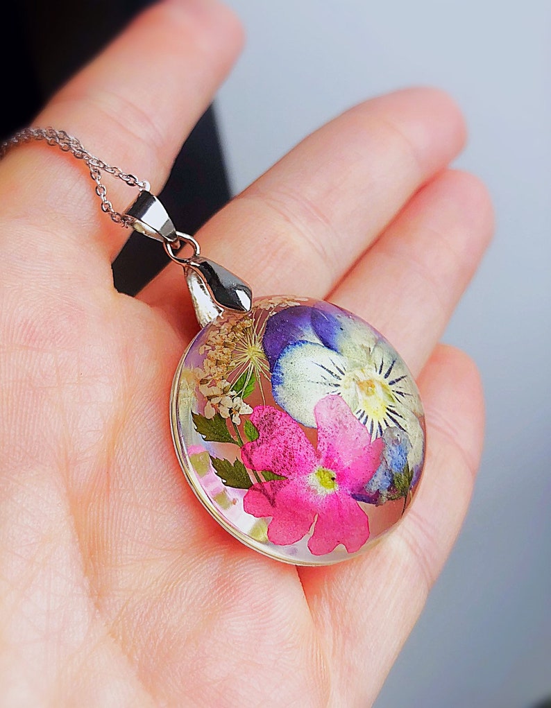 Dried flower necklaces for women Terrarium nature necklace Handmade resin jewelry unique gifts for girlfriend Real flower pansy necklace