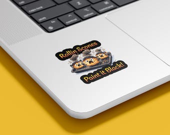 Pegatina divertida con juego de palabras sobre comida y música de Rollin’ Scones