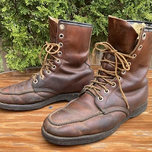 Size fits 10.5 D Moc Toe Faux Lined Brown Leather Lace up Boots Vintage 80s 90s