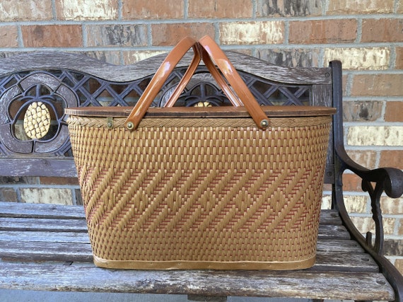 1950s REDMAN PERU Picnic Basket Gift for Mom Chri… - image 1