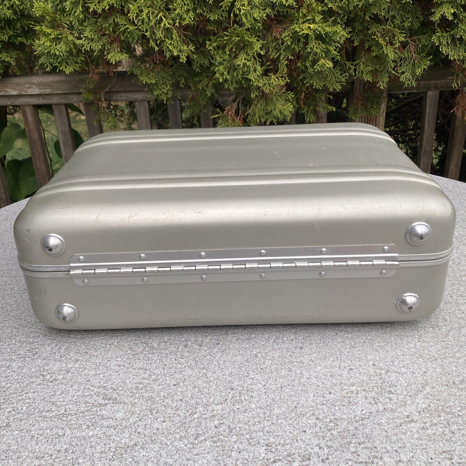 ZERO CENTURION ELITE ゼロハリバートンアルミケース Zero Centurion Elite Aluminum Carrying Case 18 X 13 X 6 No