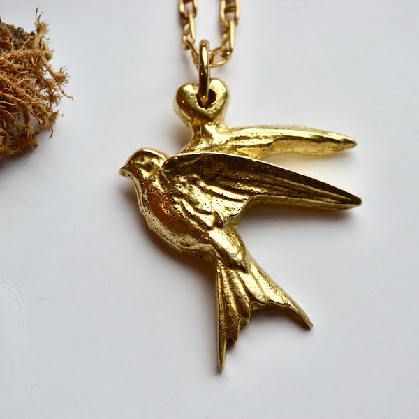 Swallow bird pendant, bronze bird necklace, minimalist animal jewelry, fifties inspired jewelry gift, handmade jewelry, statement jewelry