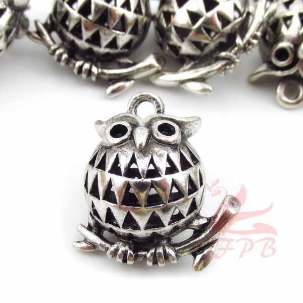 1 Owl Charm 25mm Wholesale Silver Plated 3D Animal Pendant SC0101026