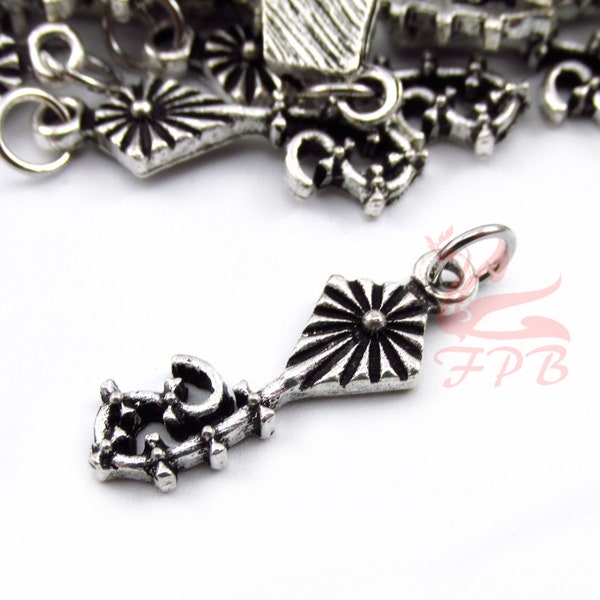 5 Flying Kite Charms 25mm Wholesale Antiqued Silver Plated Pendants SC0107005