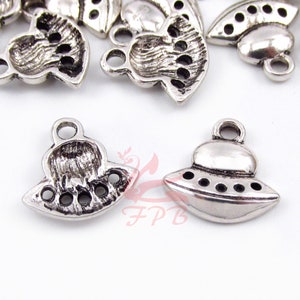 5 Flying Saucer Alien Spaceship Charms 13mm Wholesale Antiqued Silver Plated Pendants SC0094100