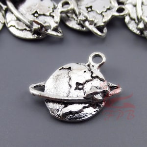 10 breloques carte du monde avion 20 mm gros pendentifs de voyage plaqués argent vieilli SC0023895