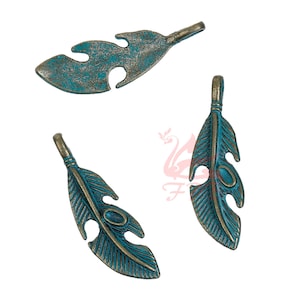 5 Bronze Feather Charms 27mm Wholesale Antiqued Bronze Turquoise Patina Pendants BC0084153