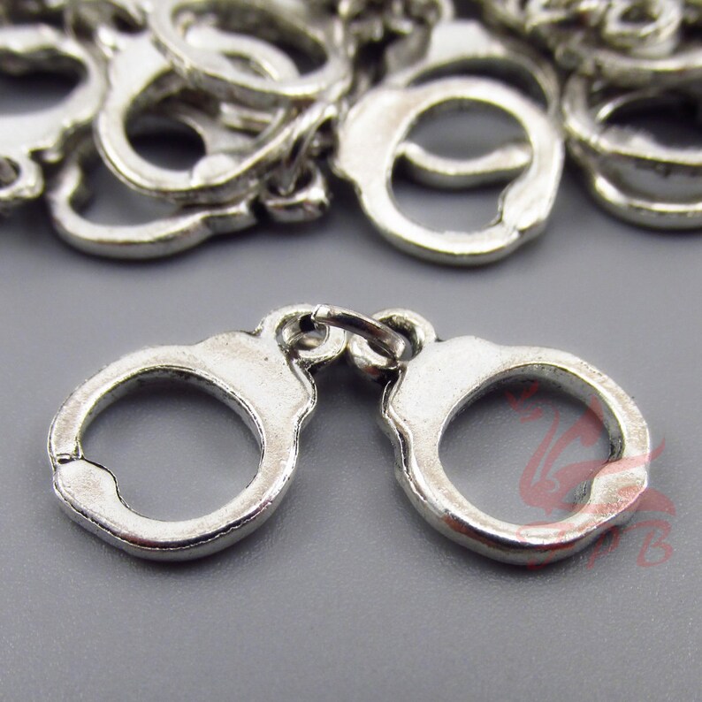 5 Handcuff Charms 31mm Wholesale Antiqued Silver Plated Police Etsy