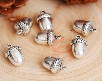 5 Acorn Charms 17mm Wholesale Antiqued Silver Plated Autumn Pendants CC0084839