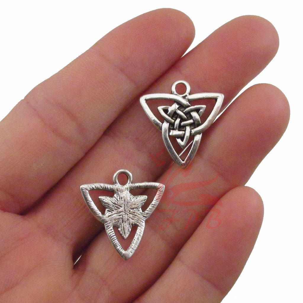 5 Celtic Trinity Knot Charms 20mm Wholesale Antiqued Silver Etsy
