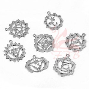 Sanskriet Chakra Bedels 7 Stuks Set - Groothandel Verzilverde Yoga Lotus Mandala Bedels Collectie SC0113028