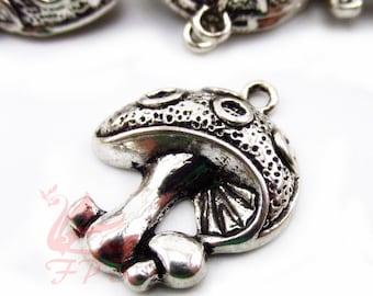 10 Mushroom Charms 23mm Wholesale Antiqued Silver Plated Pendants SC0005568