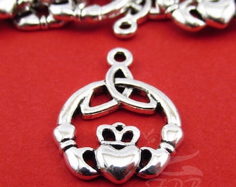 10 Claddagh Charms 24mm Antiqued Silver Plated Triquetra Pendants SC0100536