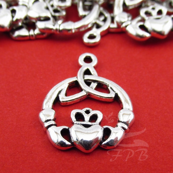 10 Claddagh Charms 24mm Antiqued Silver Plated Triquetra Pendants SC0100536