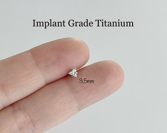 16 g Triángulo CZ ASTM F-136 Grado de implante Titanio sólido Rosca interna Monroe Labret, Triángulo CZ Titanio Labret Tragus Cartílago