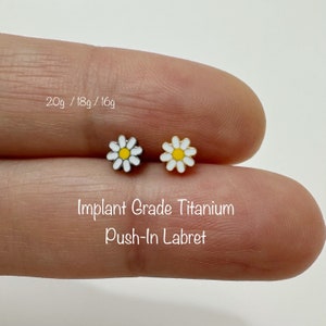 20g 18g 16g Dainty Daisy Push In Titanium Labret, Implant Grade Titanium Cartilage, Tragus, Helix, Conch threadless piercing