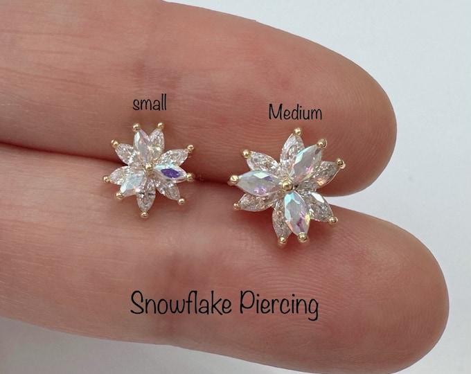 CZ Snowflake piercing (Single), Aurora Borealis/Clear CZ Snow Flower 316L Surgical steel Bar/Labret - cartilage helix conch piercing