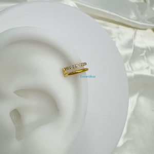 16g Double Hoop, One Outward Facing Pave CZ ASTM F136 Clicker, Helix, Cartilage, Conch Clicker