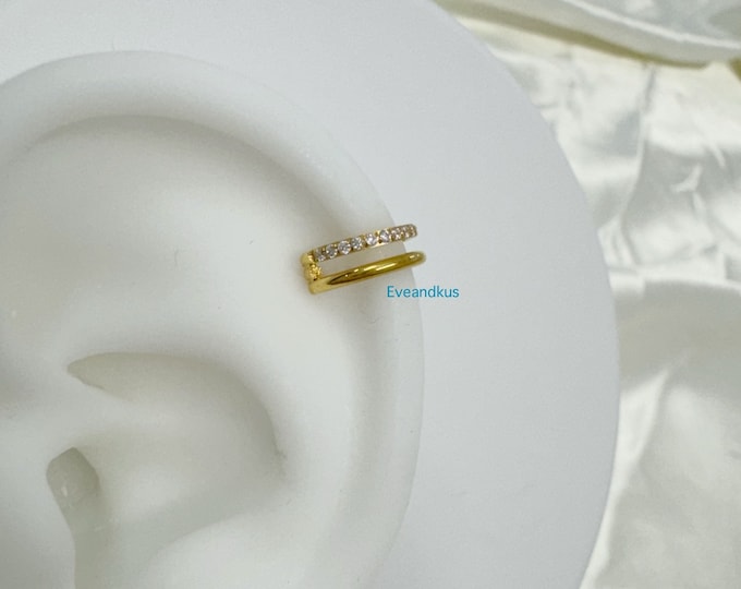 16g Double Hoop, One Outward Facing Pave CZ ASTM F136 Clicker, Helix, Cartilage, Conch Clicker